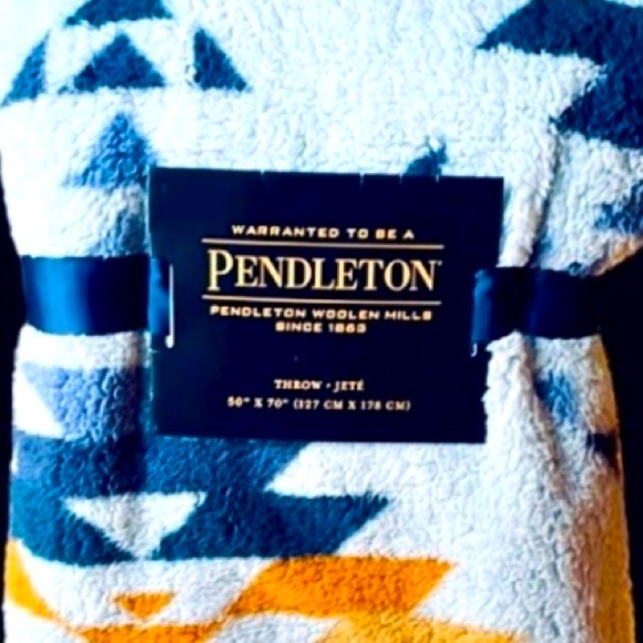 Pendleton Other - Soft & Plush Pendleton Throw Blanket! NWT🌟Beautiful Colors & Quality!